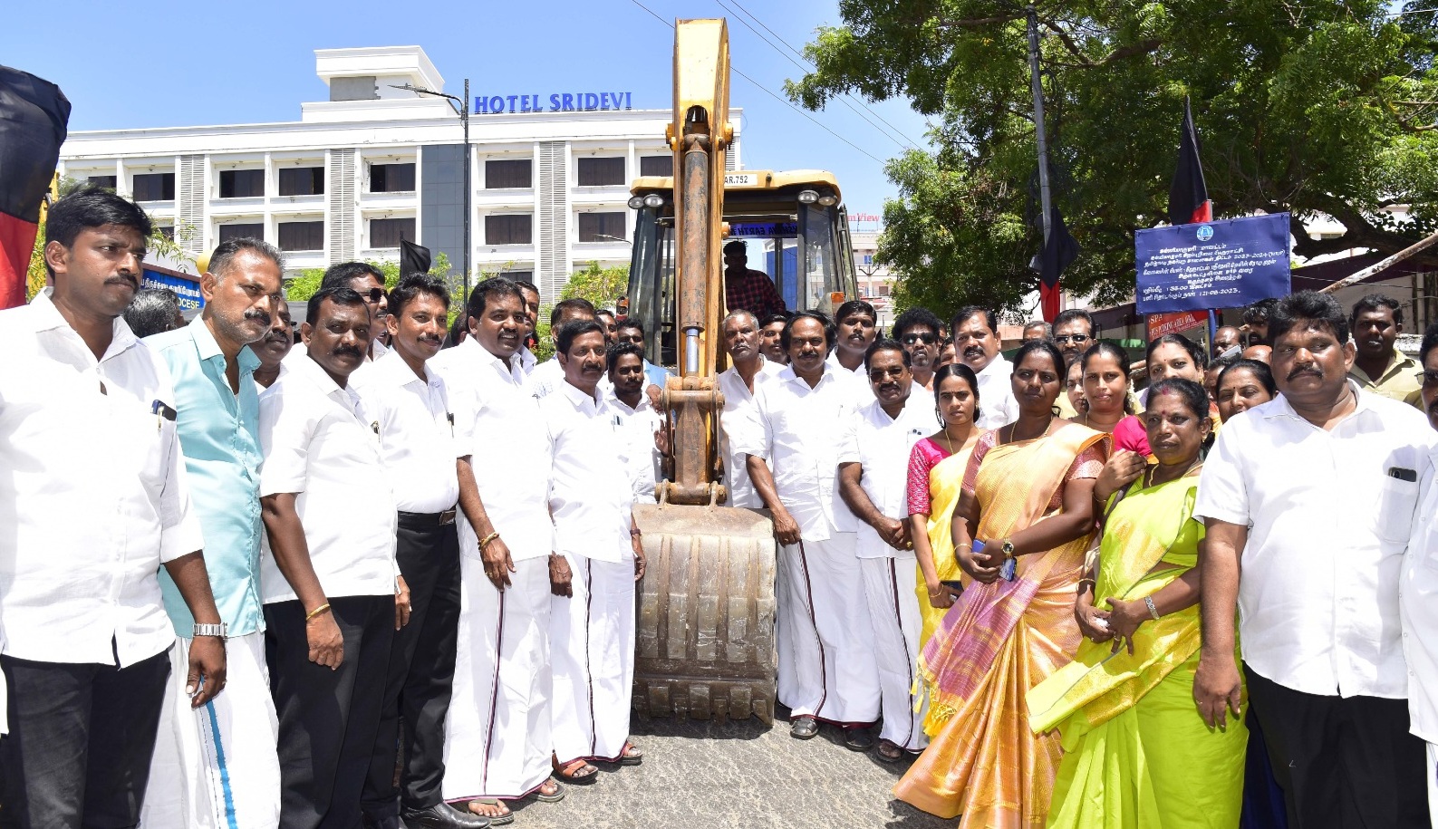 ரூ. 11.10 கோடி மதிப்பில் பேரூராட்சி பகுதிகளில் வளர்ச்சி திட்ட பணிகள்