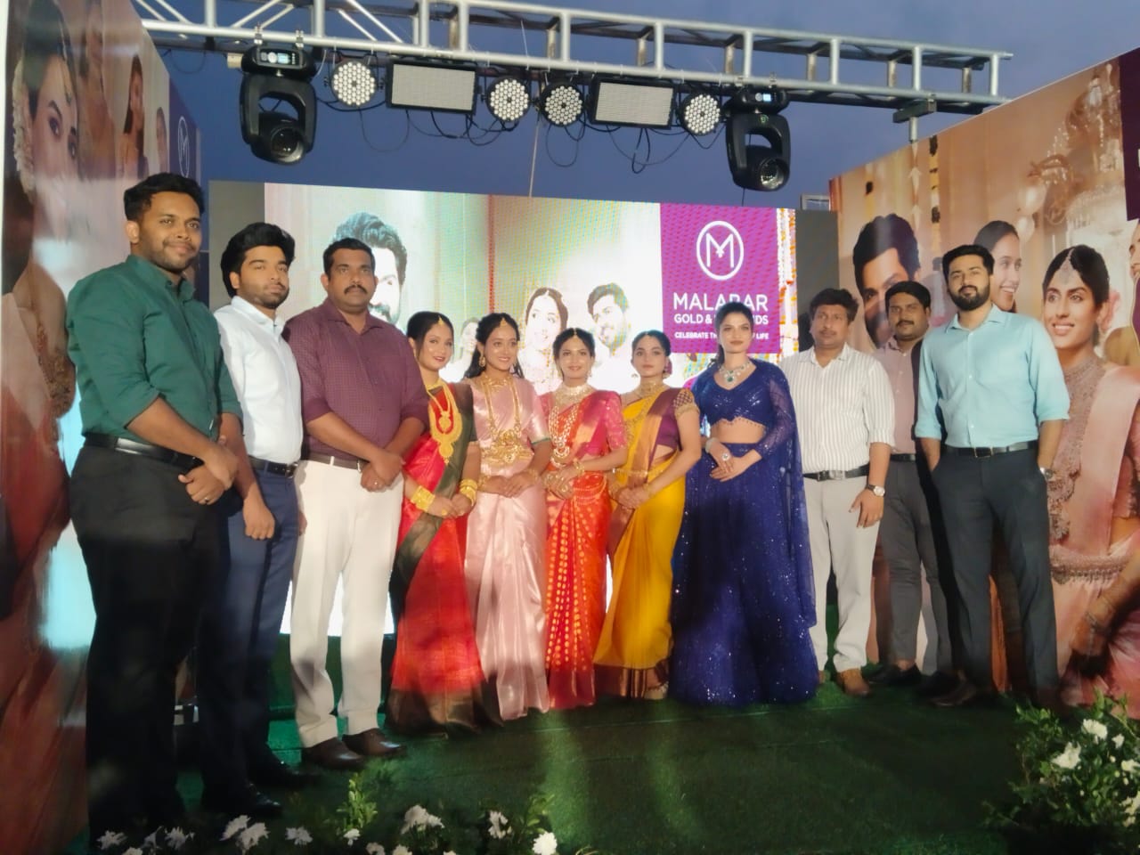 மலபார் கோல்டு & டைமண்ட்  ஷோரூமில் பிரைடல் நகைகளின் கண்காட்சி மற்றும் விற்பனை துவக்கம்