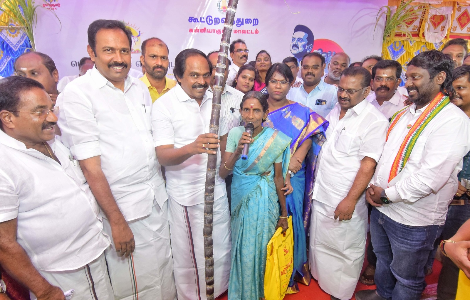 கன்னியாகுமரி மாவட்டத்தில் பொங்கல் பரிசுத் தொகுப்பு வழங்கல்