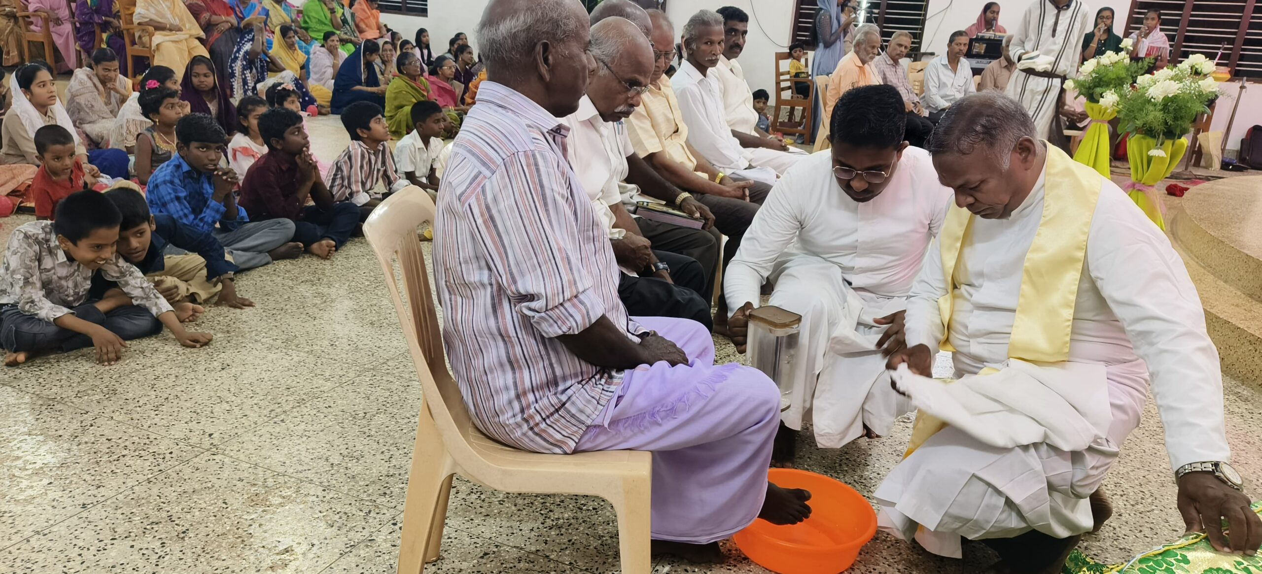 பாதம் கழுவும் நிகழ்வு